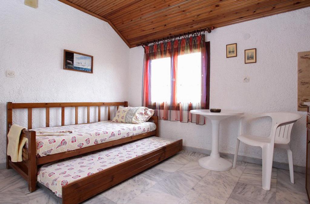 Kehagias Apartments Vrasná Pokoj fotografie
